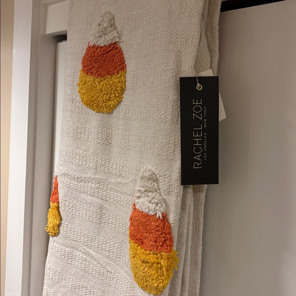 Rachel Zoe Candy Corn Halloween Throw Blanket NWT 50” x 60” - Picture 3 of 4